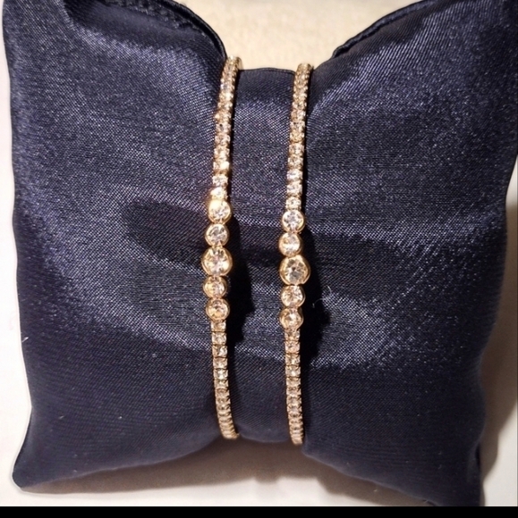 Double Cuff Crystal Rose Gold Bracelet NWOT - Picture 3 of 3